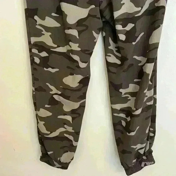 One by Chapter One Womens M Jogger Pants Army green Brown Tan drawstring Camo - Picture 8 of 11
